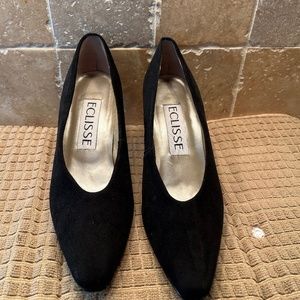 Black Eclisse suede pump